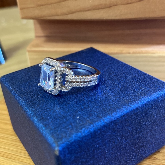 Sterling Emerald cut lab made diamond ring - Picture 6 of 6